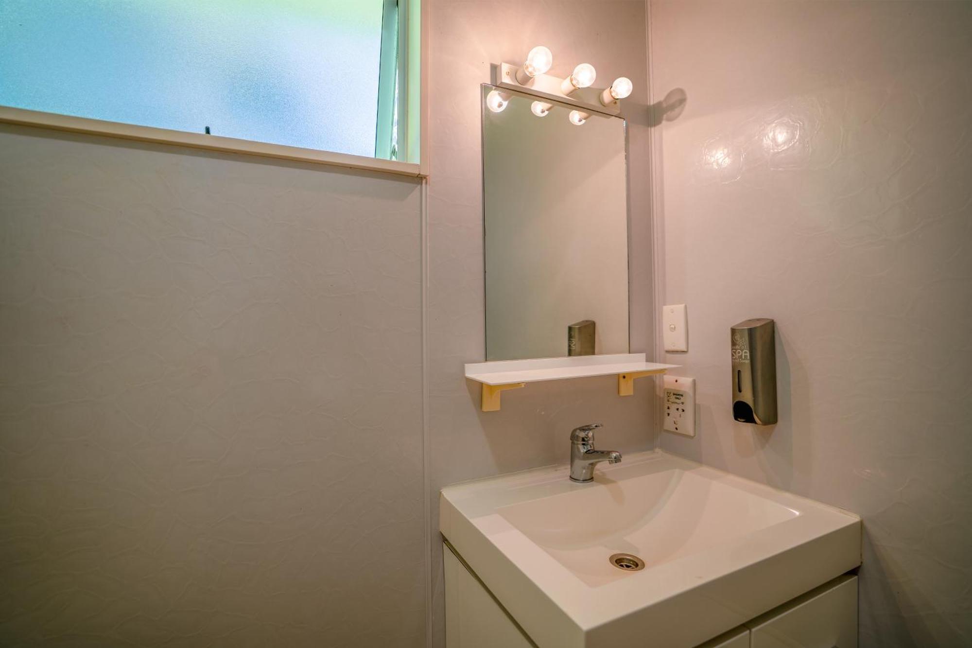 Colonial On Gladstone Motel Gisborne Ngoại thất bức ảnh