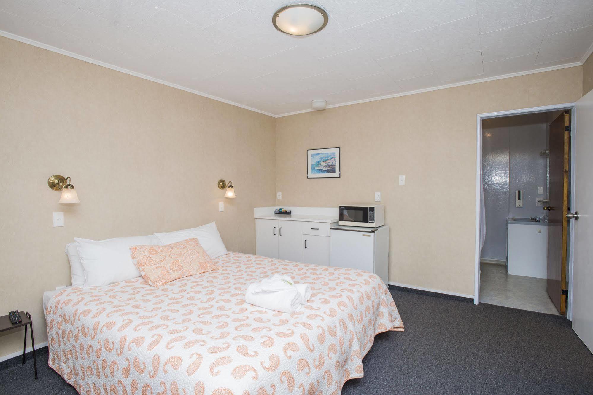 Colonial On Gladstone Motel Gisborne Ngoại thất bức ảnh