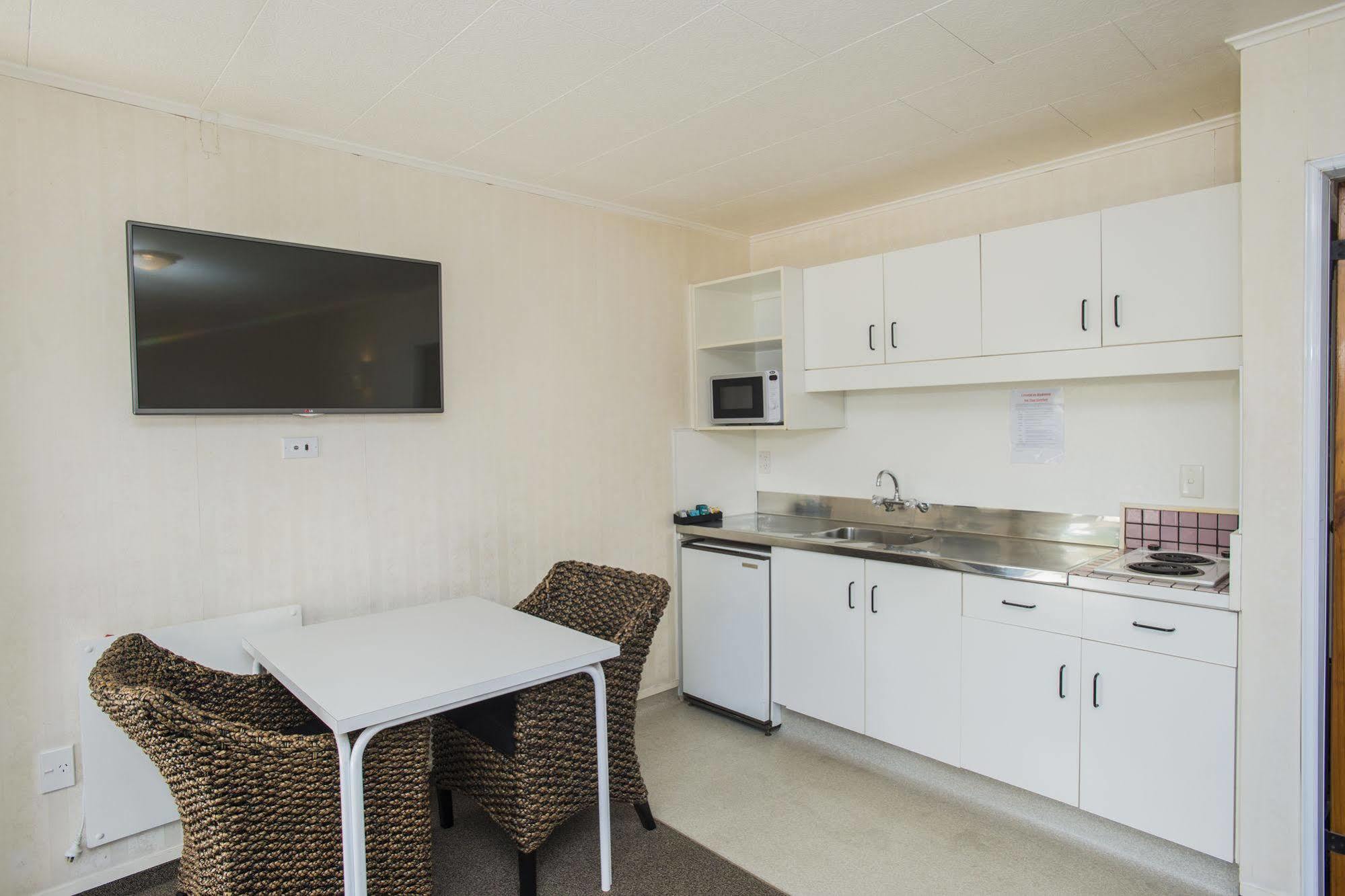 Colonial On Gladstone Motel Gisborne Ngoại thất bức ảnh