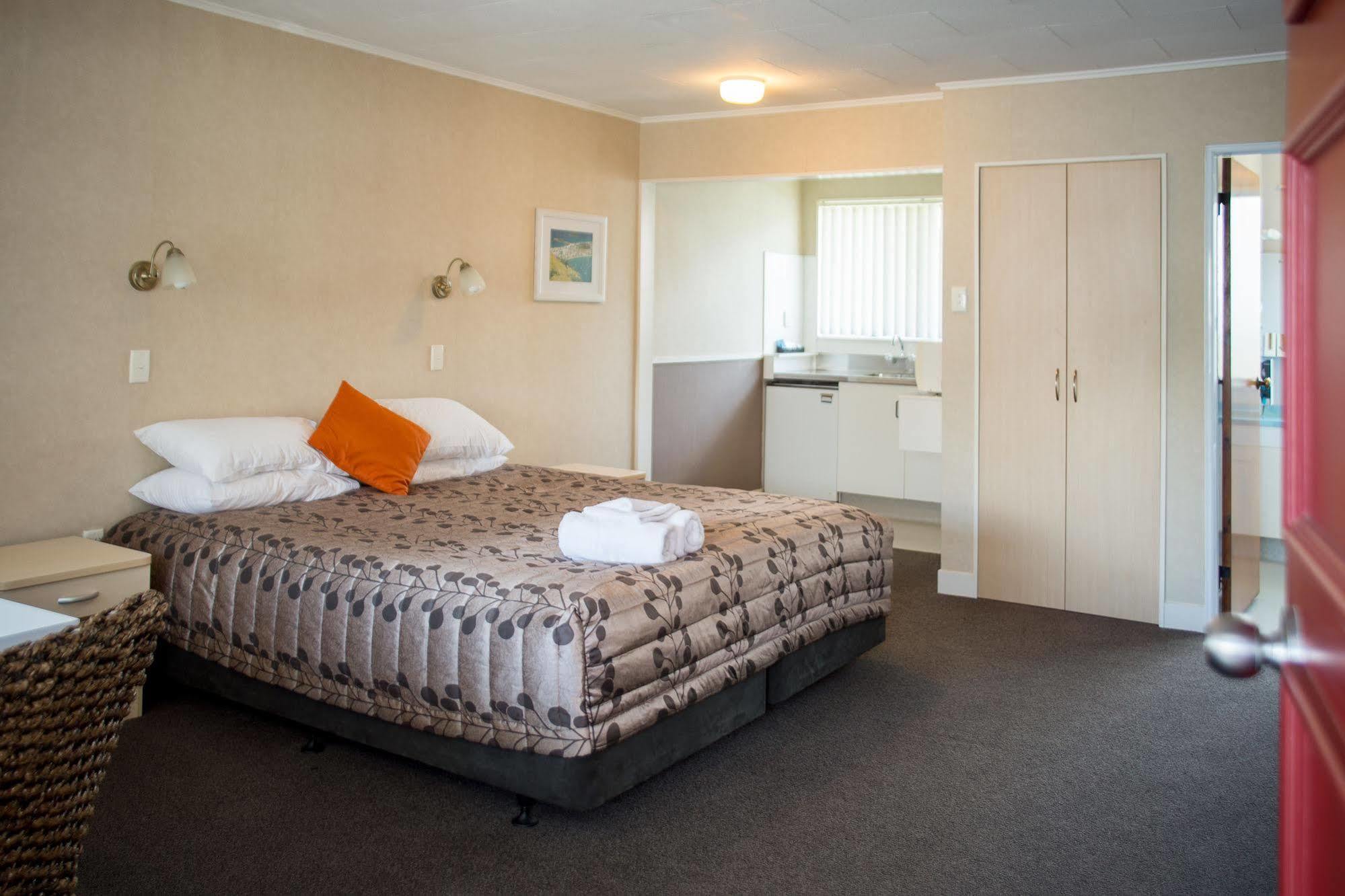 Colonial On Gladstone Motel Gisborne Ngoại thất bức ảnh