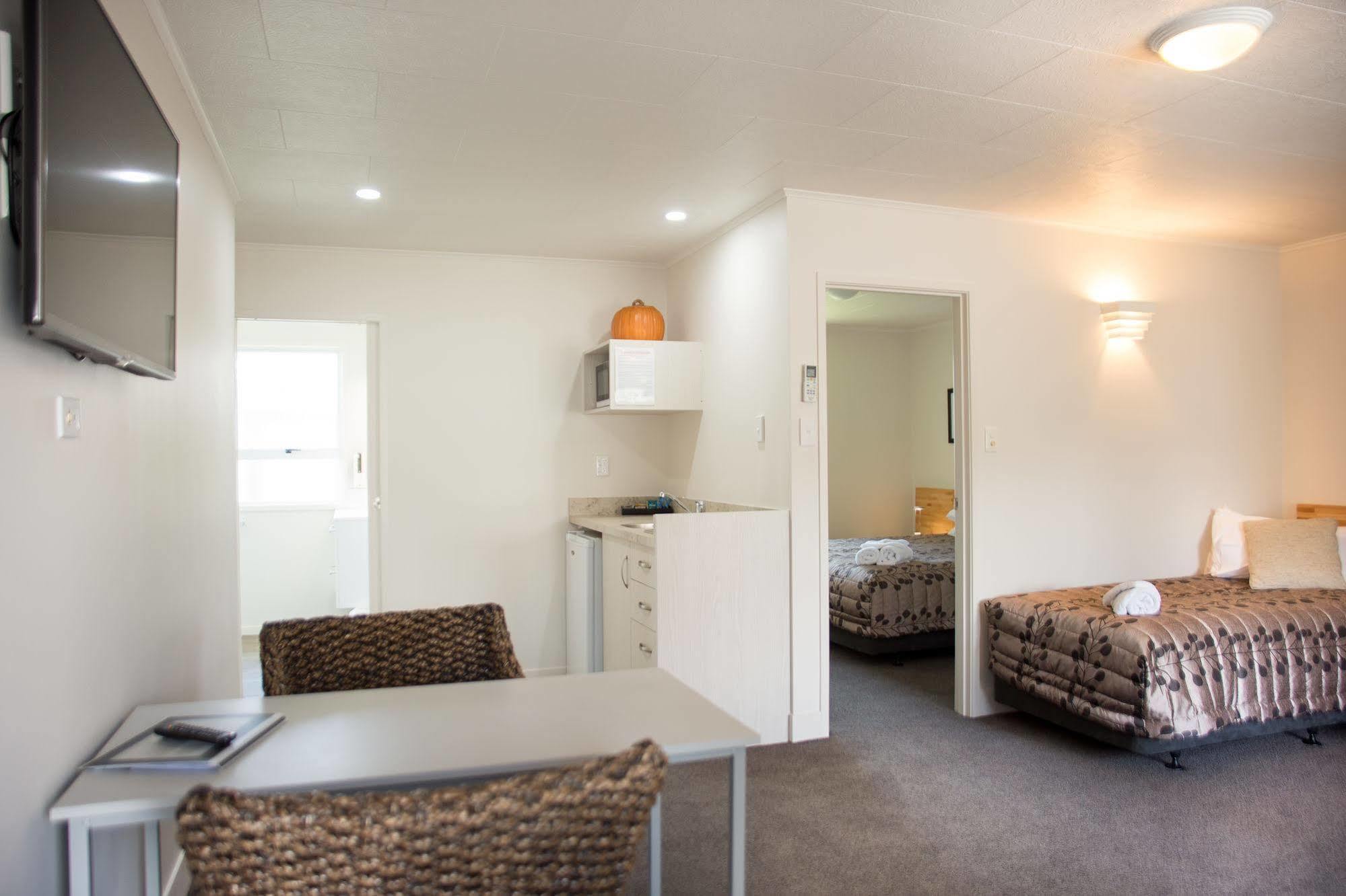 Colonial On Gladstone Motel Gisborne Ngoại thất bức ảnh