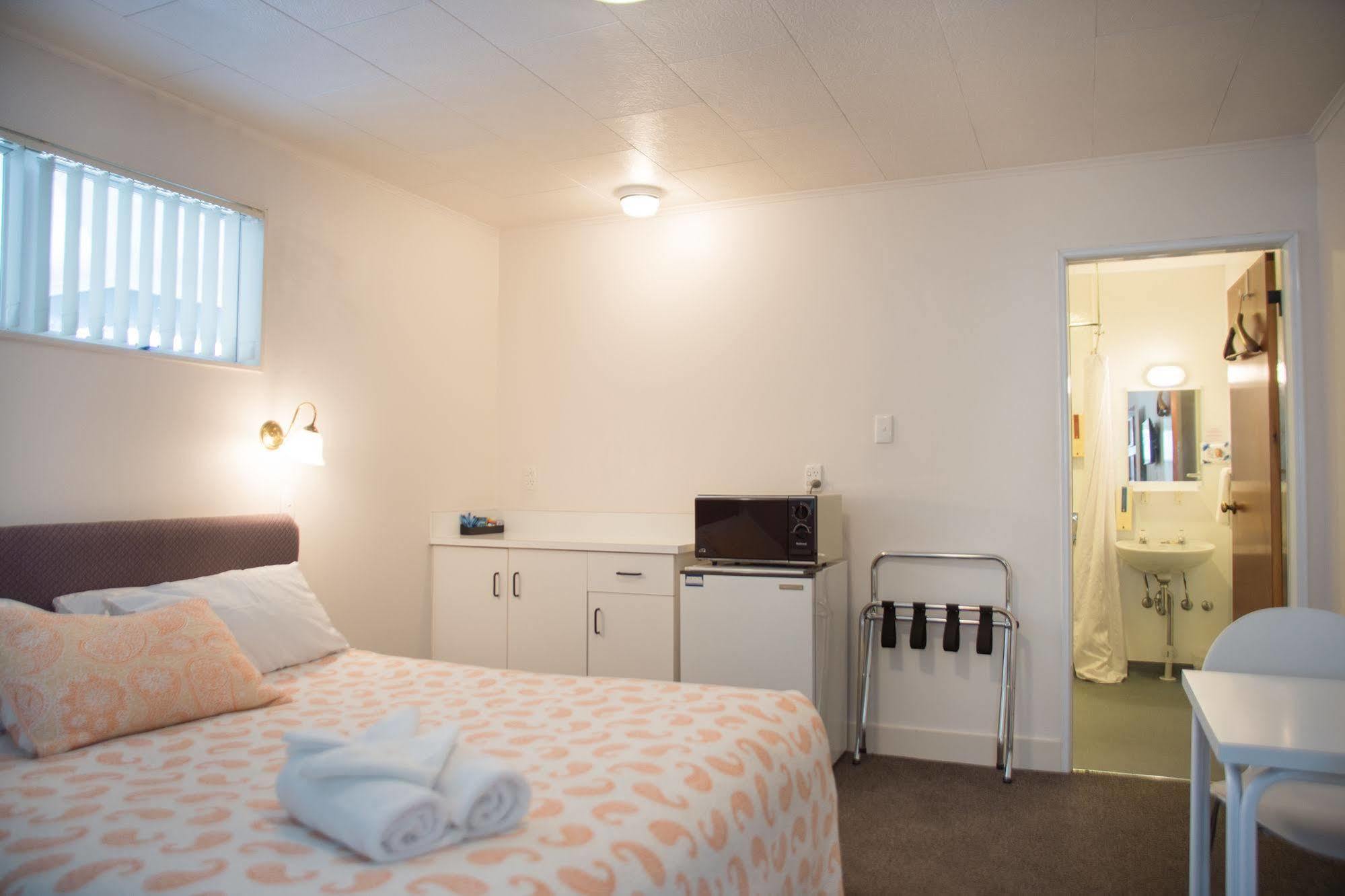 Colonial On Gladstone Motel Gisborne Ngoại thất bức ảnh